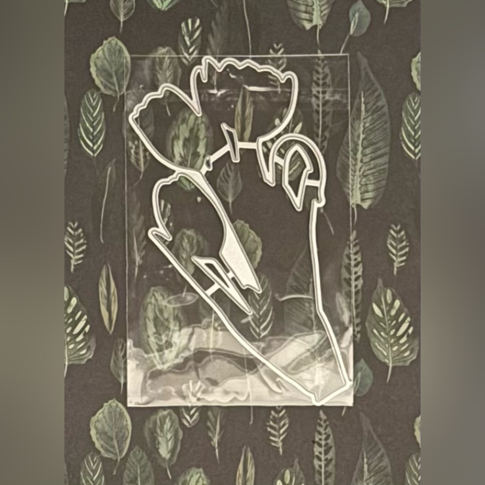 Lisa Horton Crafts Embossing Folder with die - Spring Tulips - Picture 3 of 3